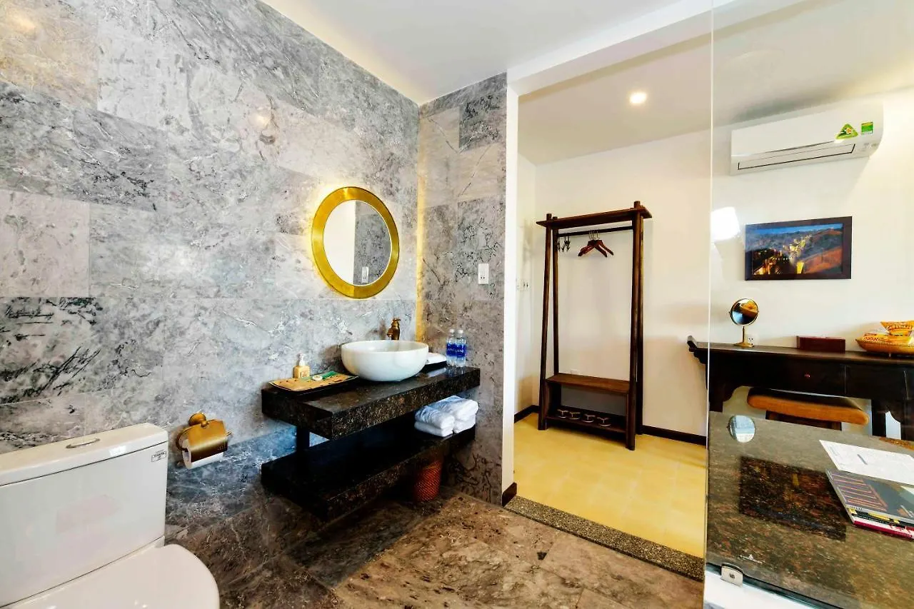 Cilantro Villa Hoi An 0*,